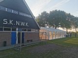 Opbouwen tent op sportpark 'Het Springer' (dag 2) (41/43)